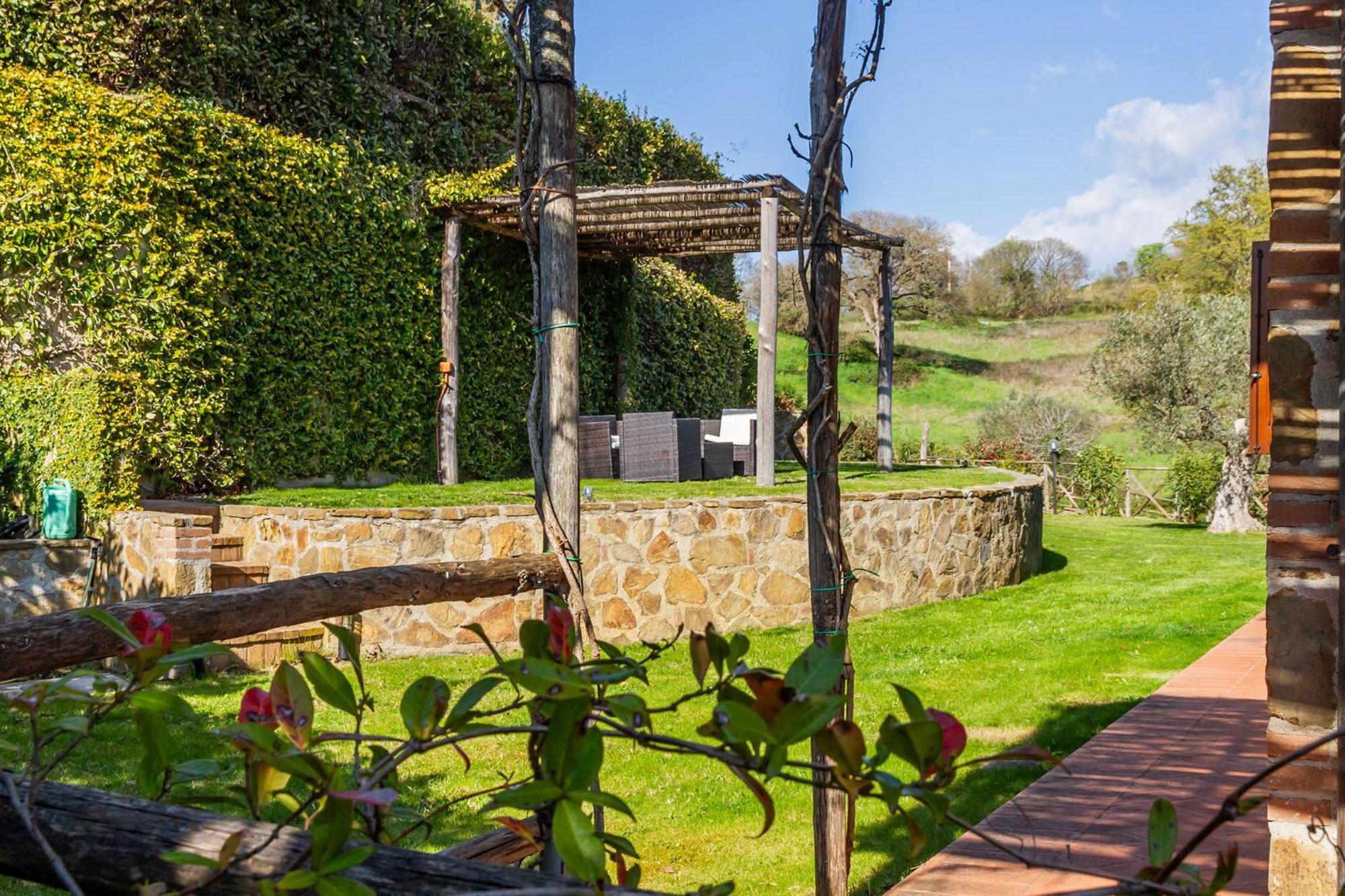 Home With A View In Scansano, Tuscany Bagian luar foto